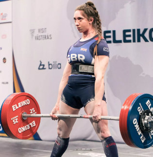 Mujer powerlifter